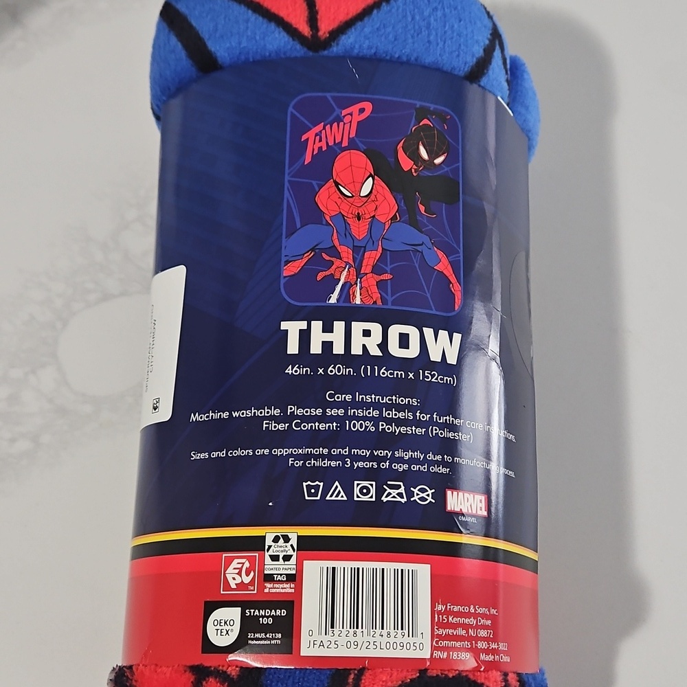 Marvel Spider-Man Blue and Red Throw Blanket - Picture 2 of 2